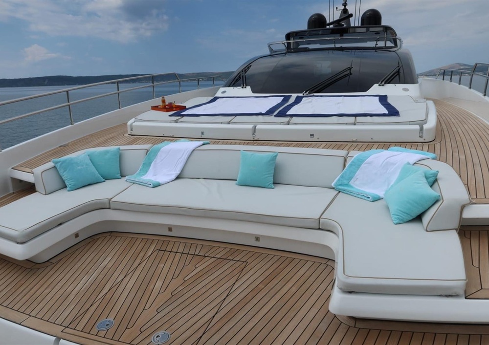 Riva 100 Corsaro-yacht-sundeck